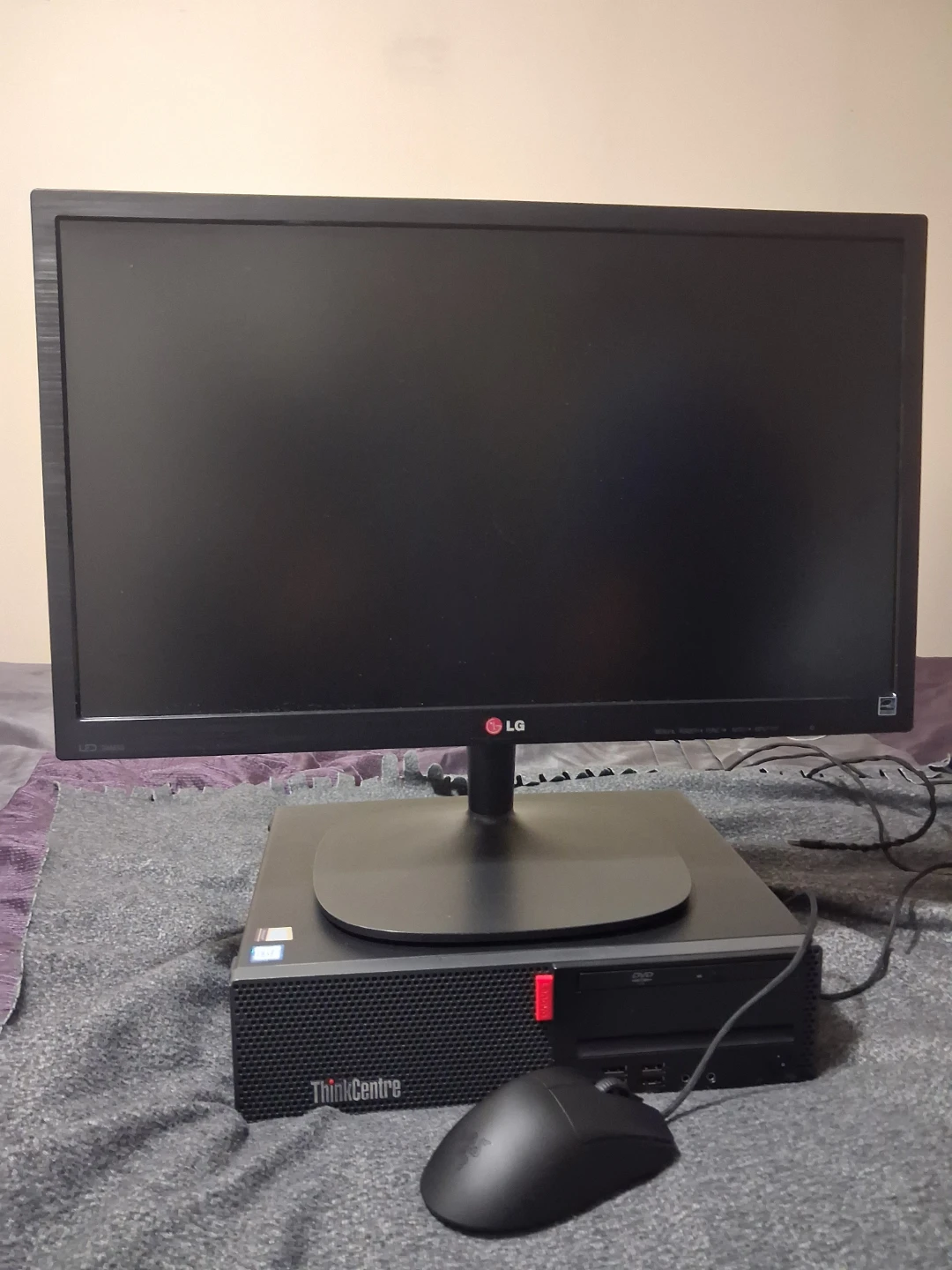 Lenovo ThinkCentre Desktop PC with LG Monitor and Razer Mouse