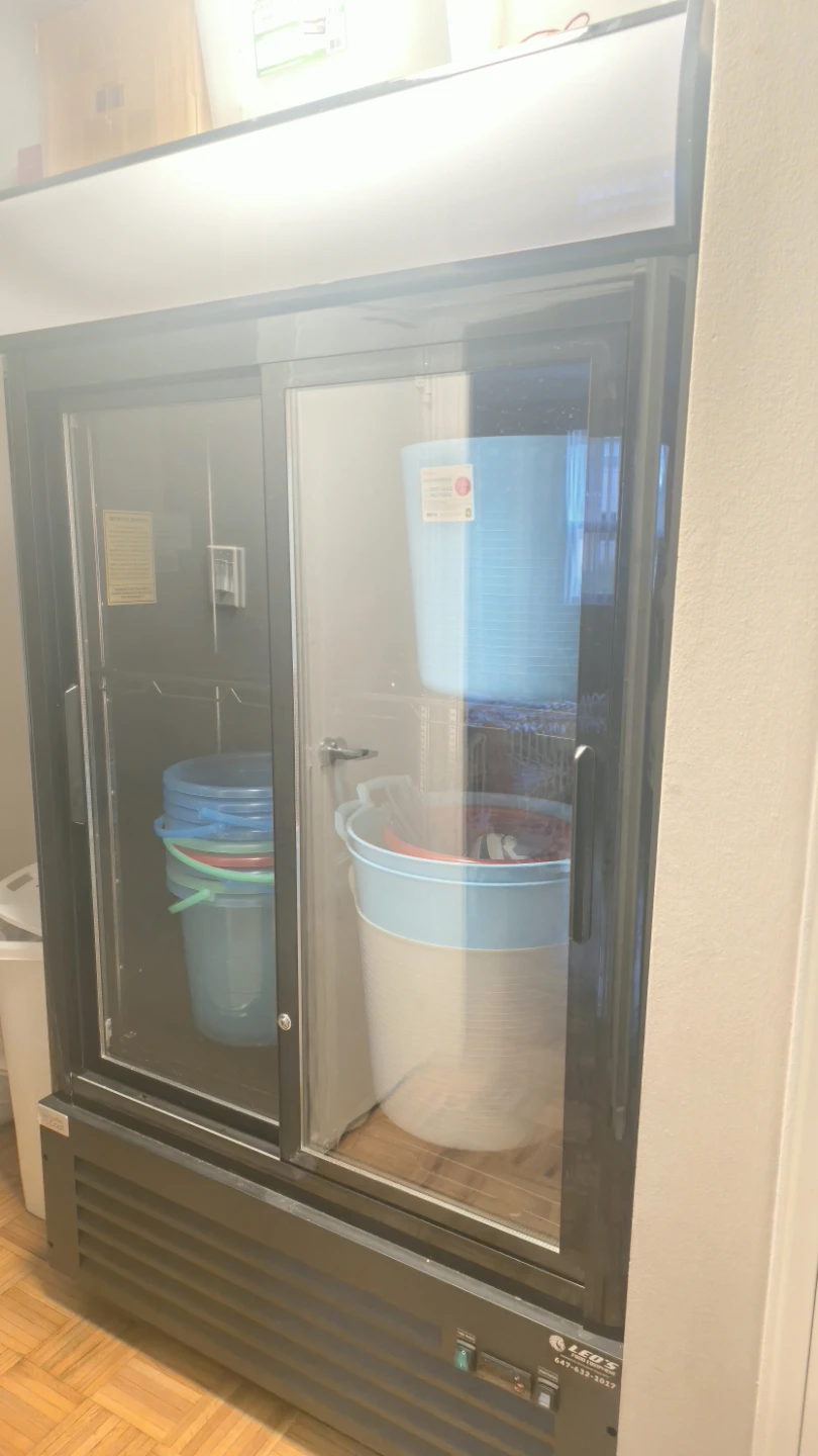 Commercial 1 door coller fridge - photo 4