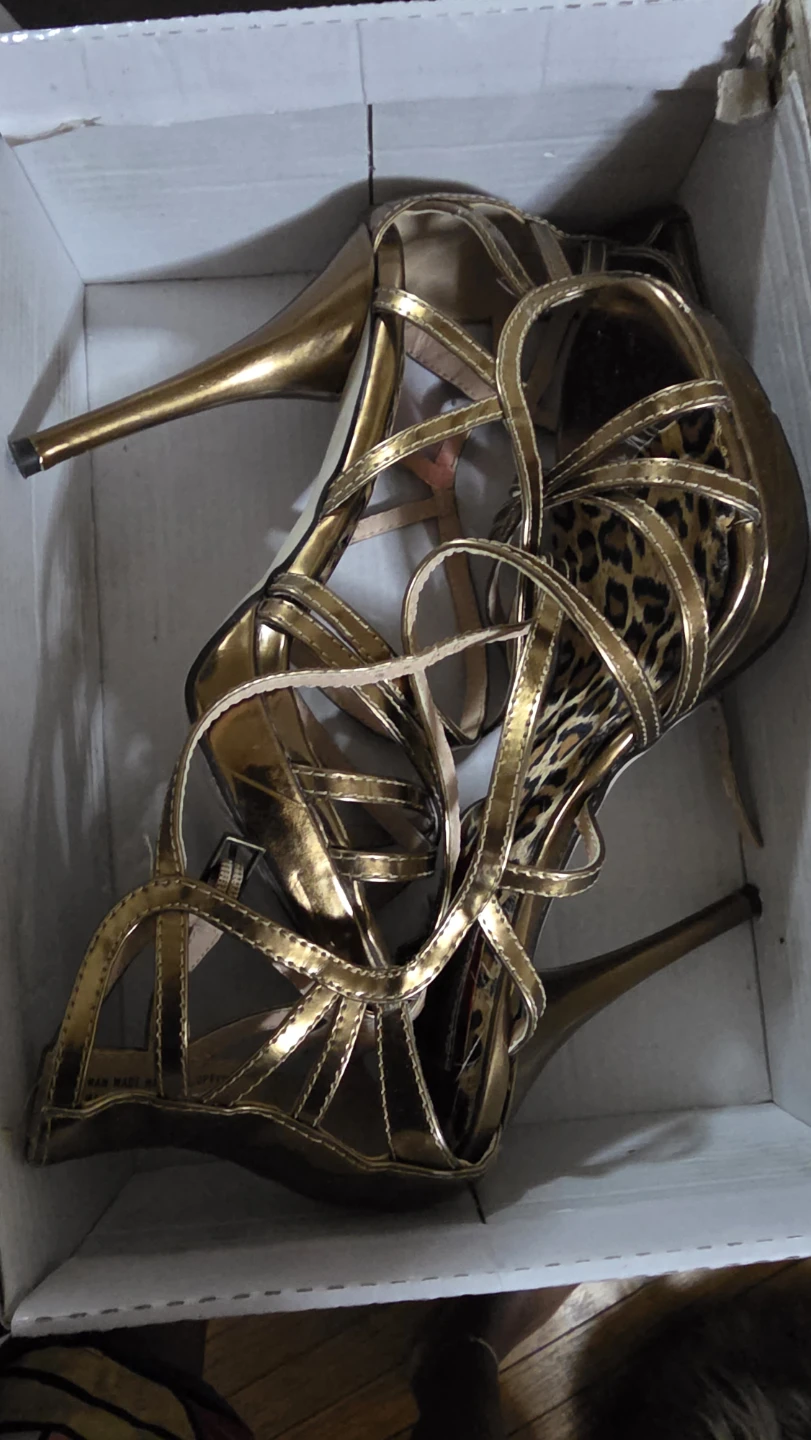 Fredericks of Hollywood gold leopard print heels