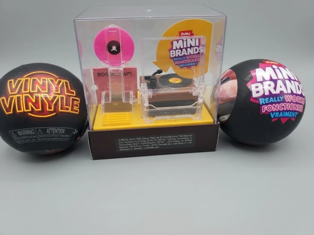Mini Brands Vinyl Record Player Set - photo 2
