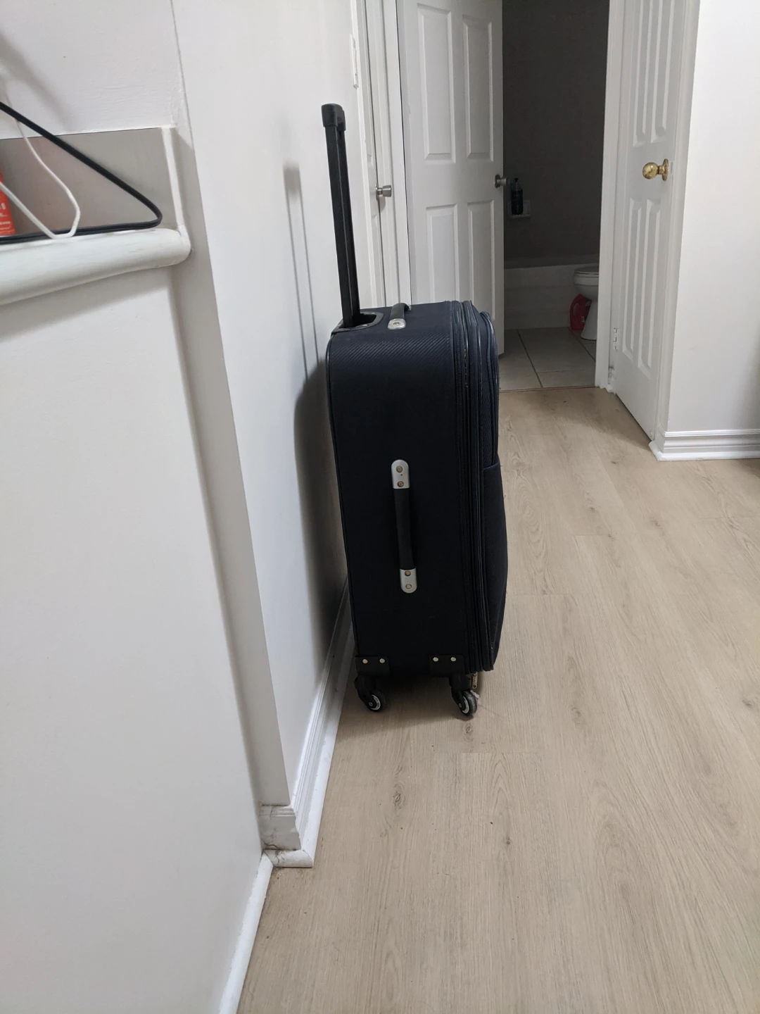 Old rolling suitcase - photo 2