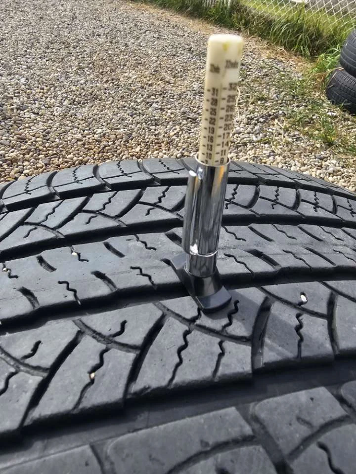 Michelin Latitude Tour 245/60R18 Tire - photo 2