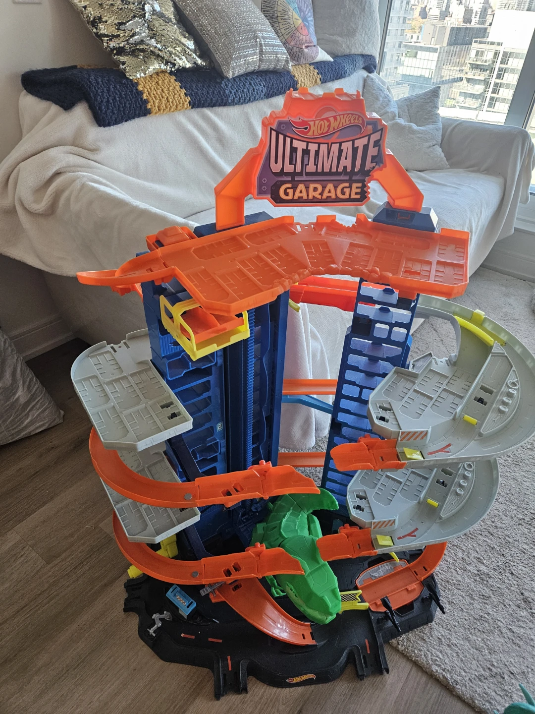 Hot Wheels Ultimate Garage Robo T-Rex