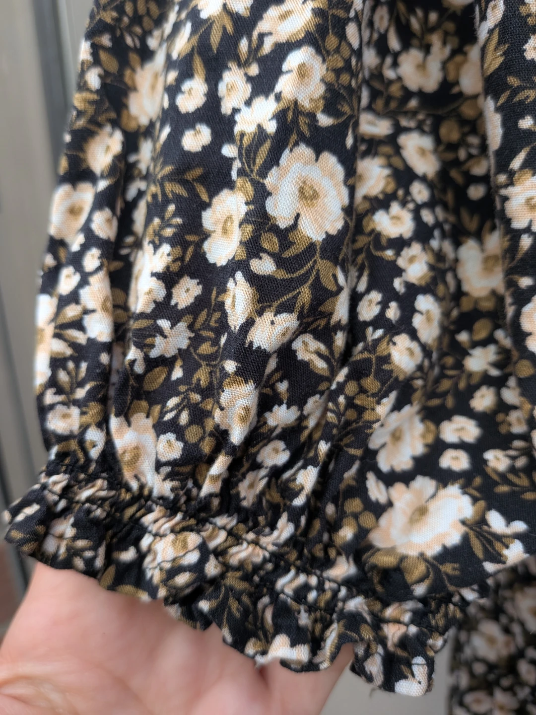 Floral Smocked Midi Dress sz Medium - photo 5