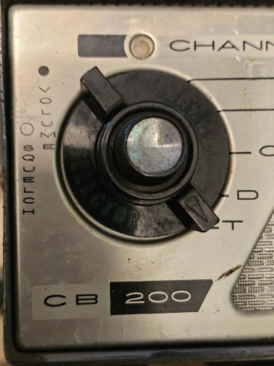 Globe Electronics CB-200 Citizens Band Radio - photo 2