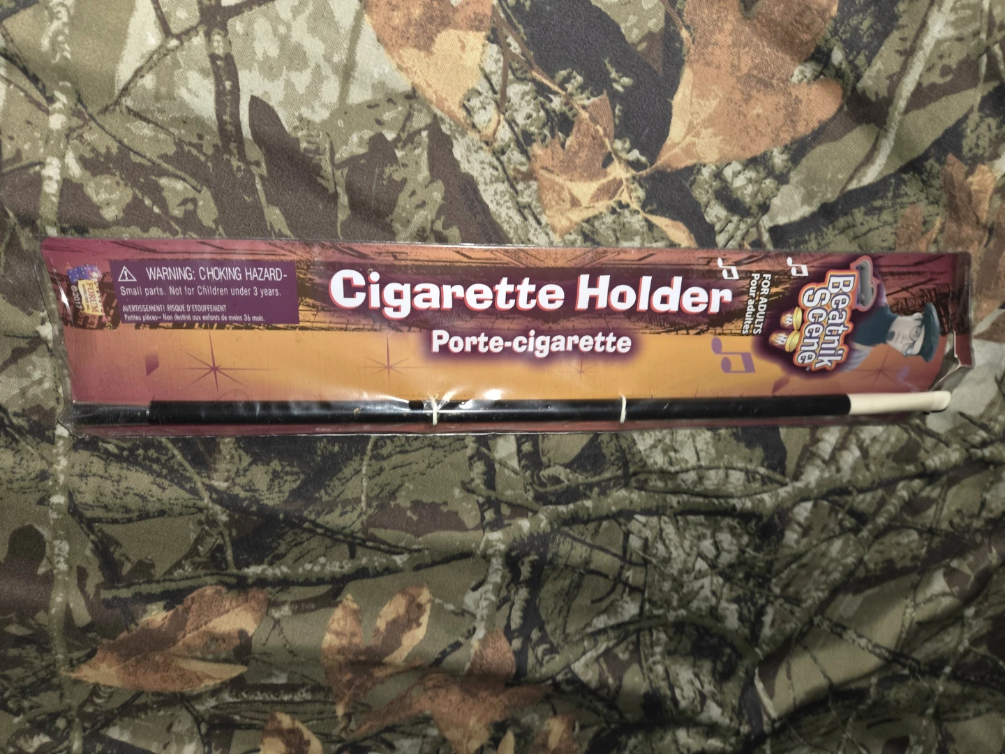 Forum Novelties, Inc. Beatnik Scene 'Cigarette Holder'