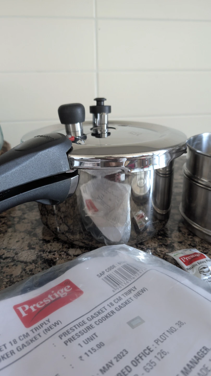 Prestige SVACCH Tri-ply Stainless Steel Pressure Cooker 3.0L - photo 3