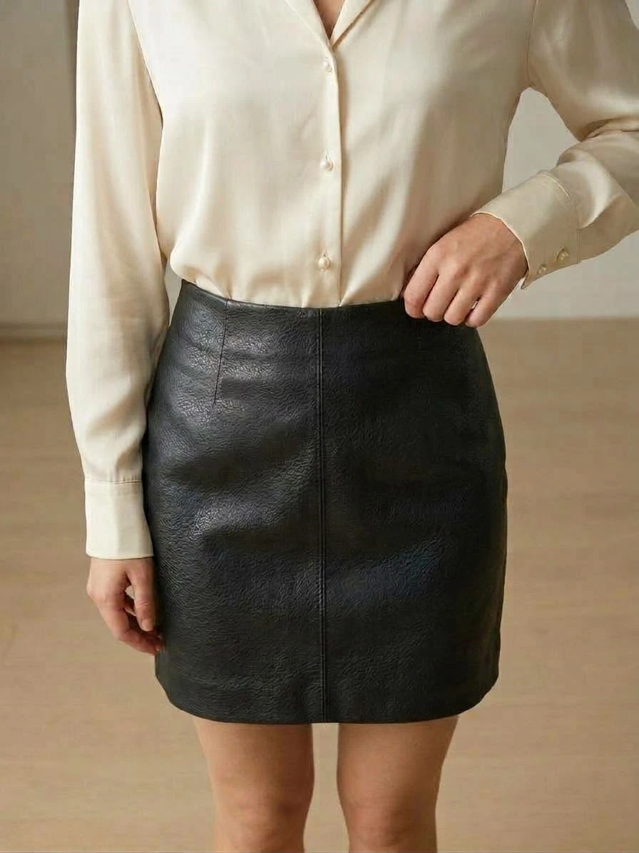 H&M Divided Black Faux Leather Mini Skirt - photo 2