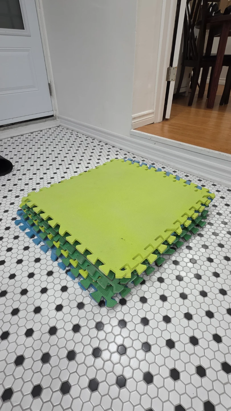 Interlocking Foam Play Mats 23"x23"