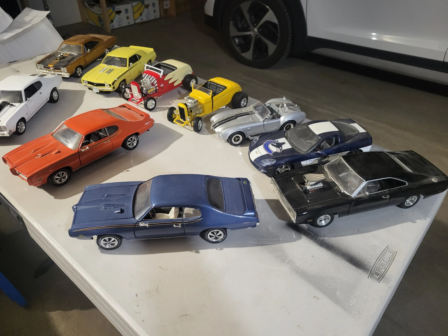 Pontiac Trans Am 3-Car Collector Set and other 1/18 diecast - photo 2