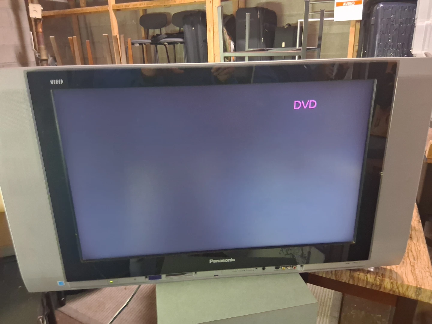 Panasonic Viera 32 Inch LCD TV - photo 3