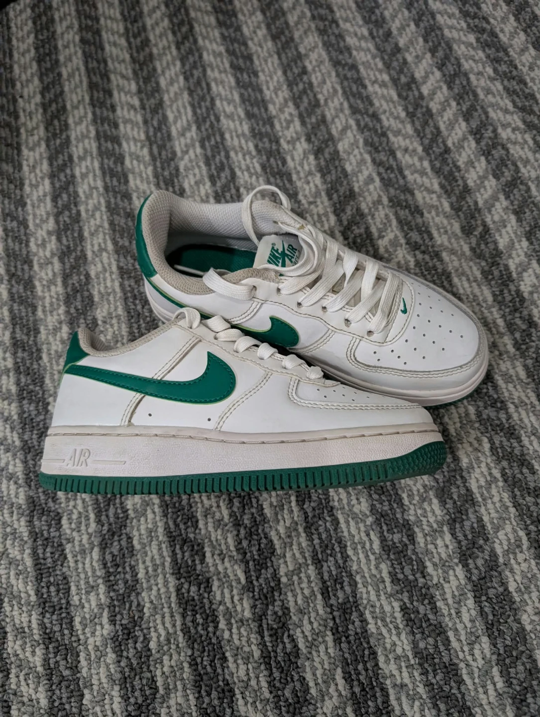 Kids Nike air force one size 1y