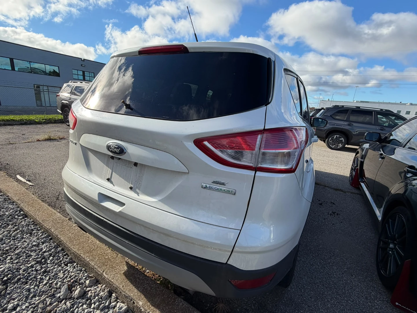 White Ford Escape SE EcoBoost - photo 3