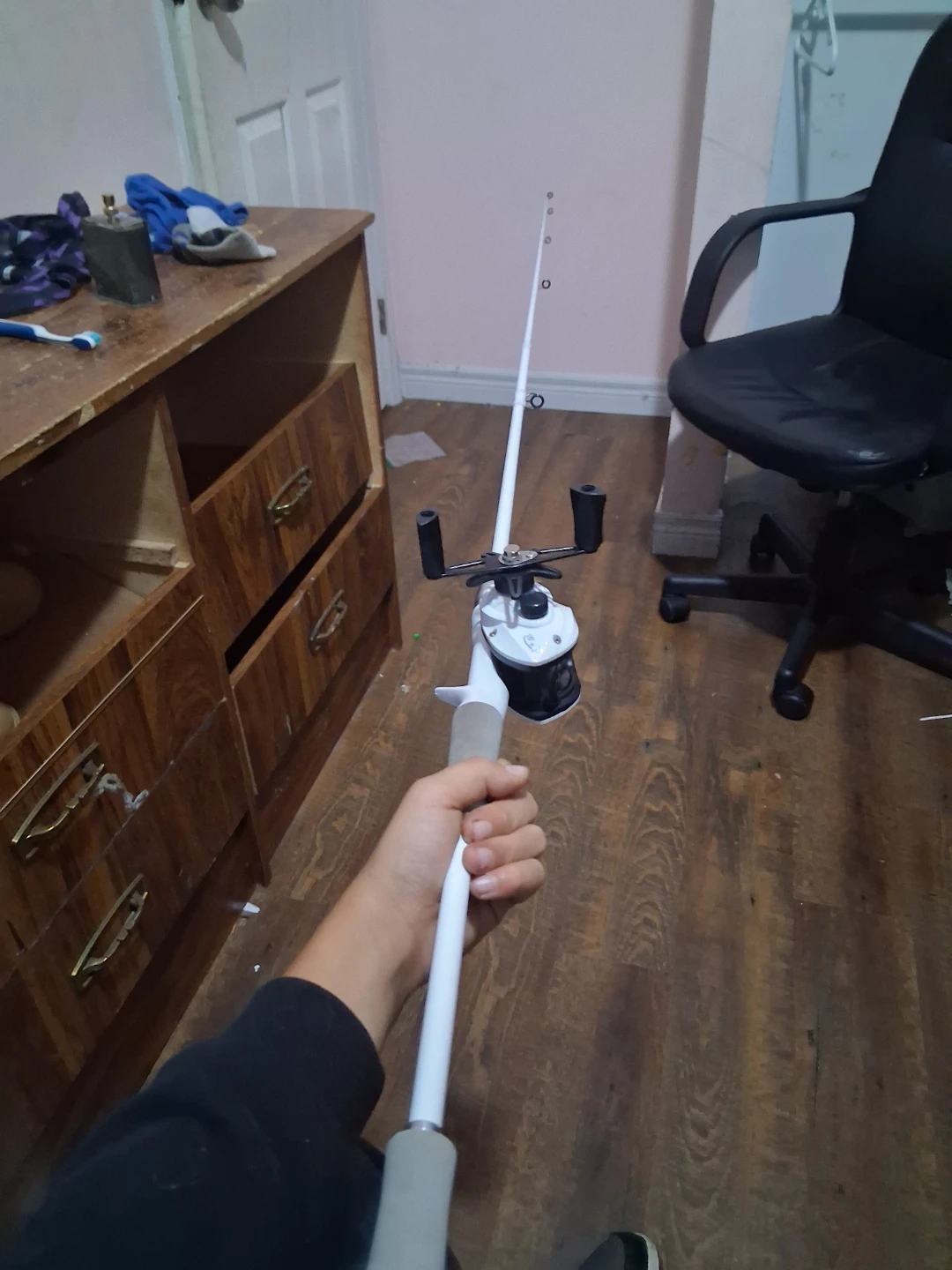 White baitcasting rod and reel It is 6ft and I bought it for 120 - photo 3