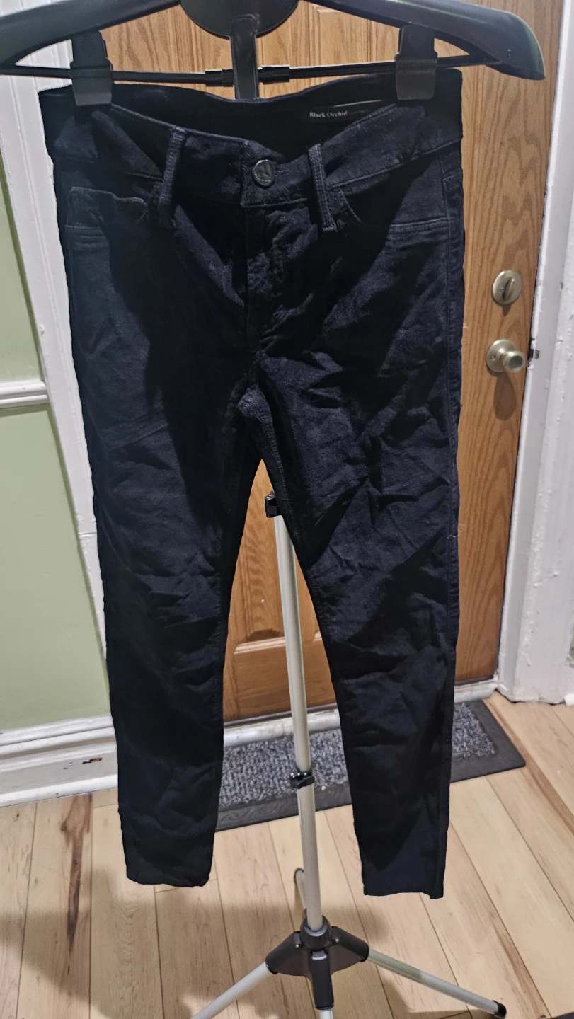 Black Orchid Black Jewel Mid Rise Skinny Jeans