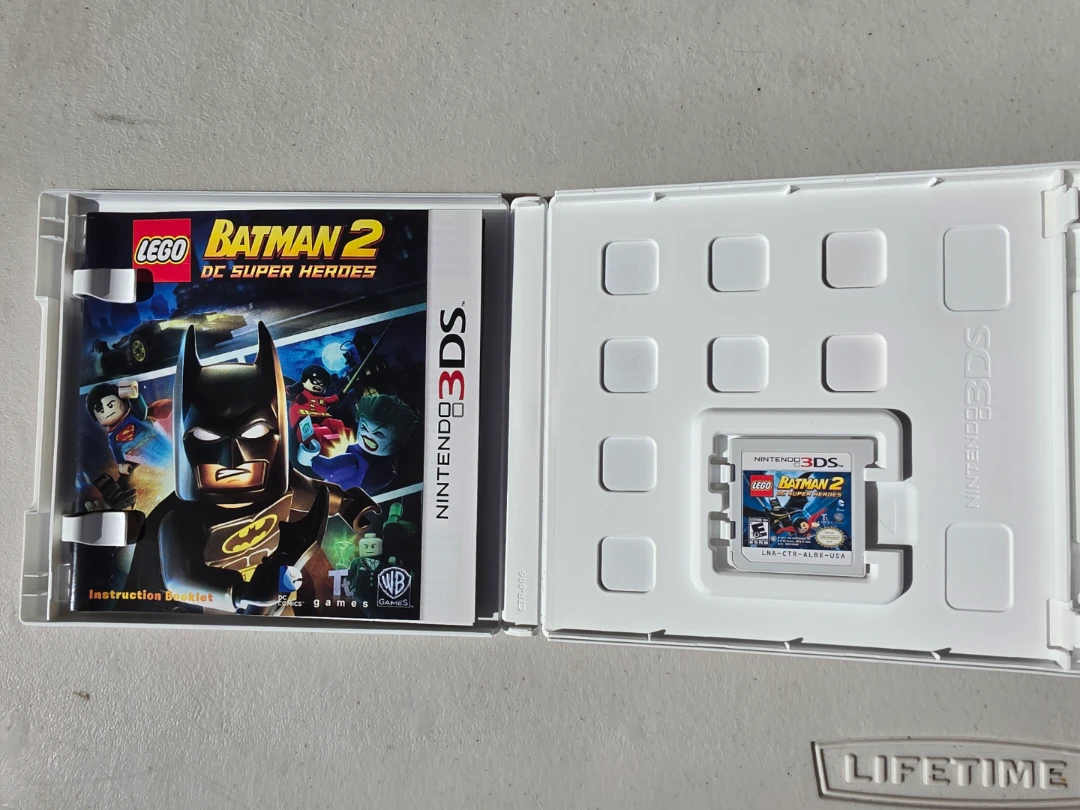 LEGO Batman 2: DC Super Heroes for Nintendo 3DS - photo 3