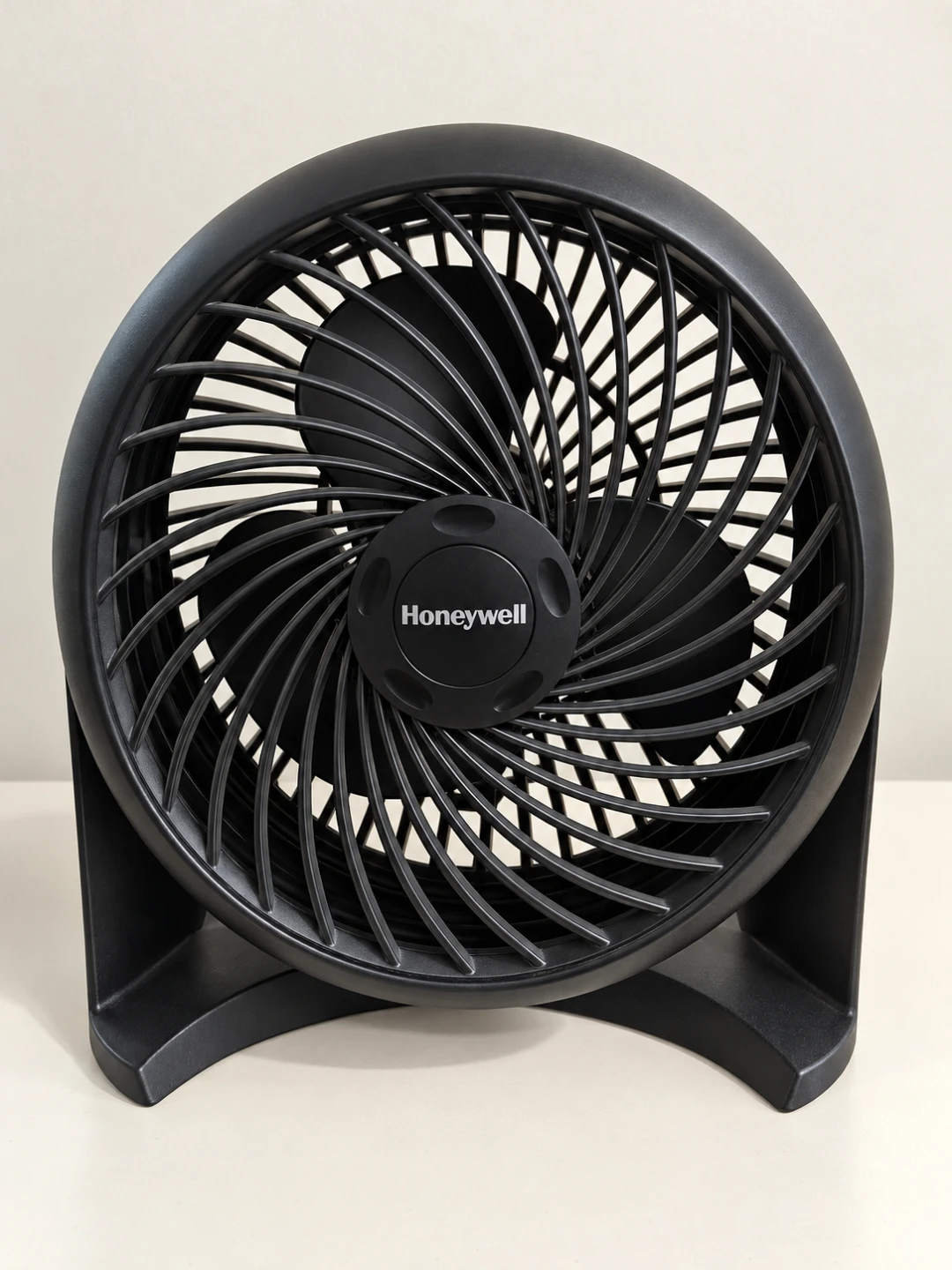 2 Fans + Space Heater + Floor Lamp – 4 Items Bundle - photo 5