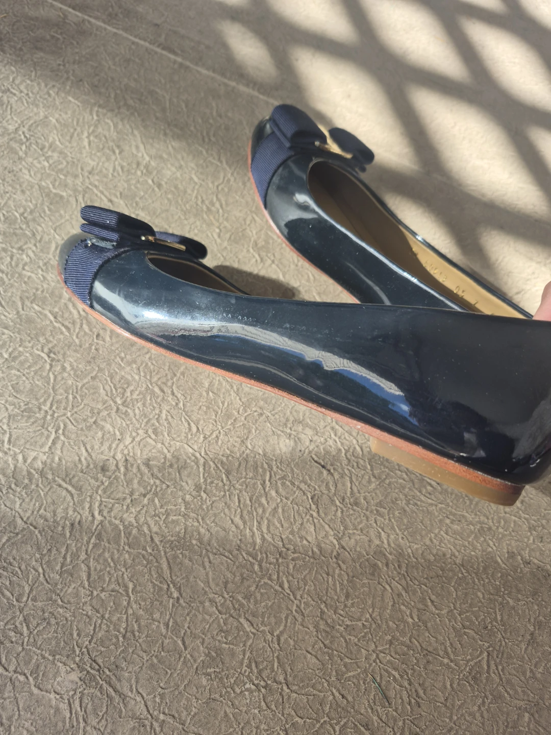 Salvatore Ferragamo Navy Patent Bow Flats - photo 4