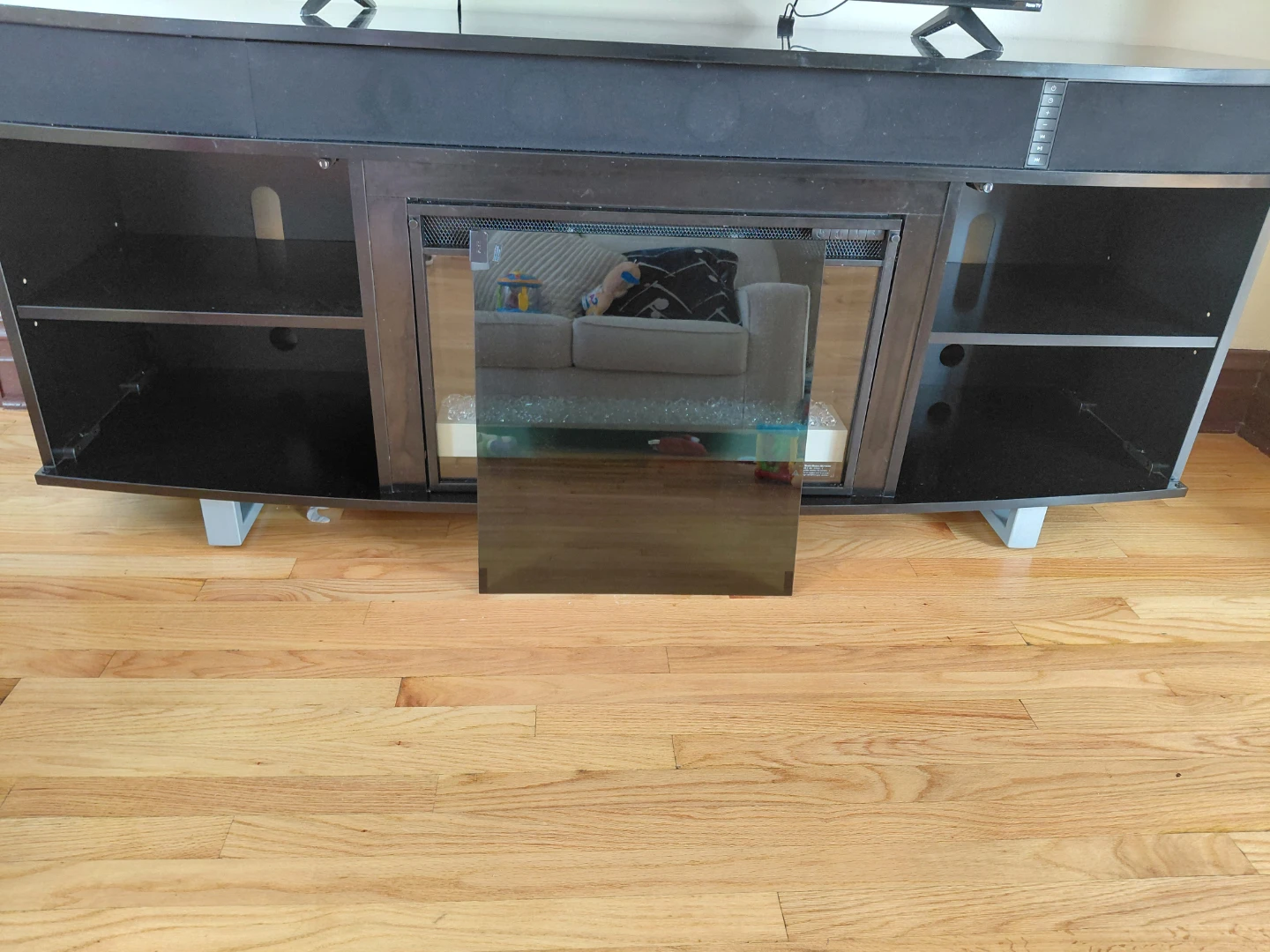 Mueble The RoomPlace con Bocina Bluetooth, Calentador y Chimenea