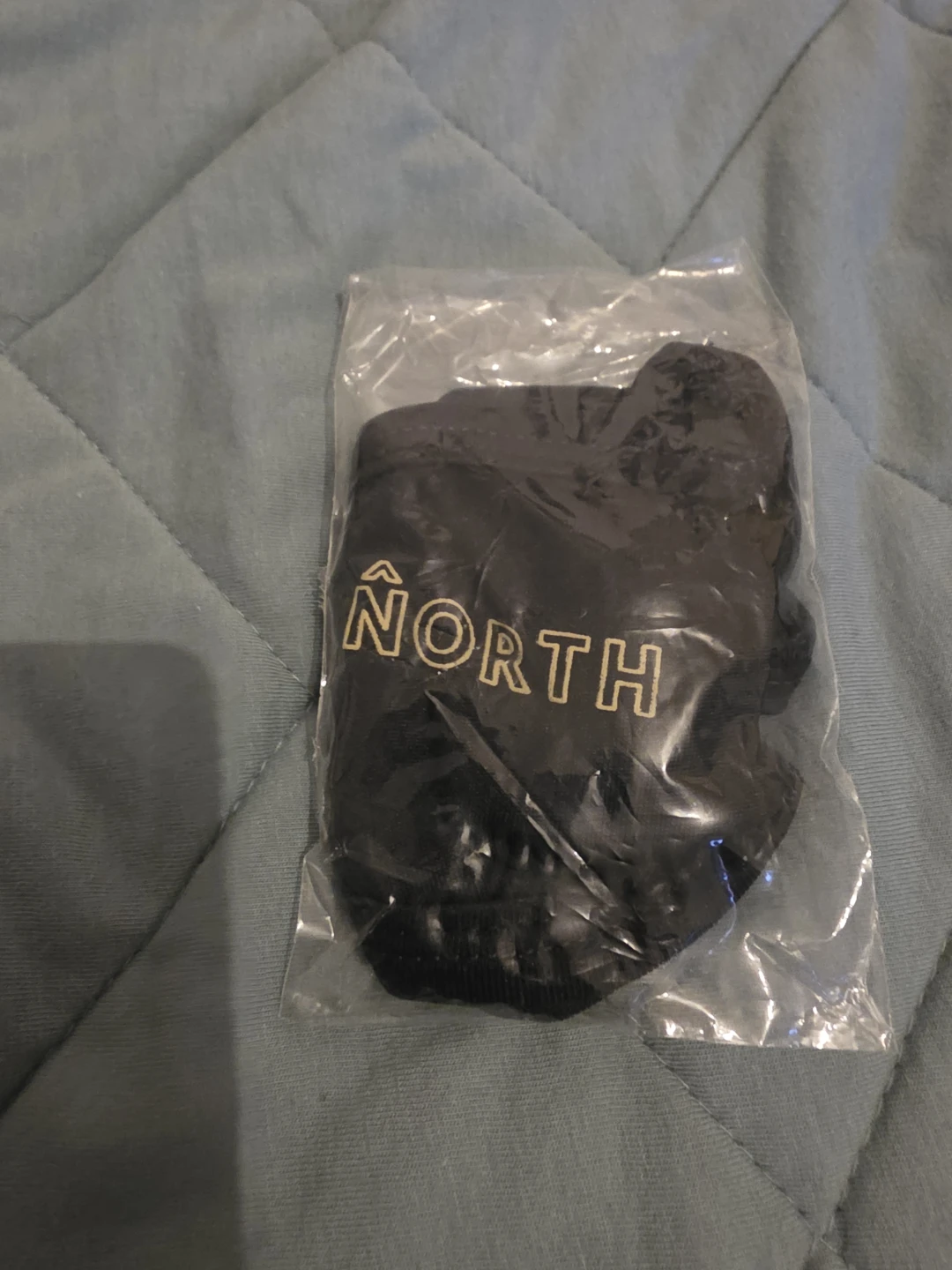 1 North Face and 5 be well Face Masks - photo 3