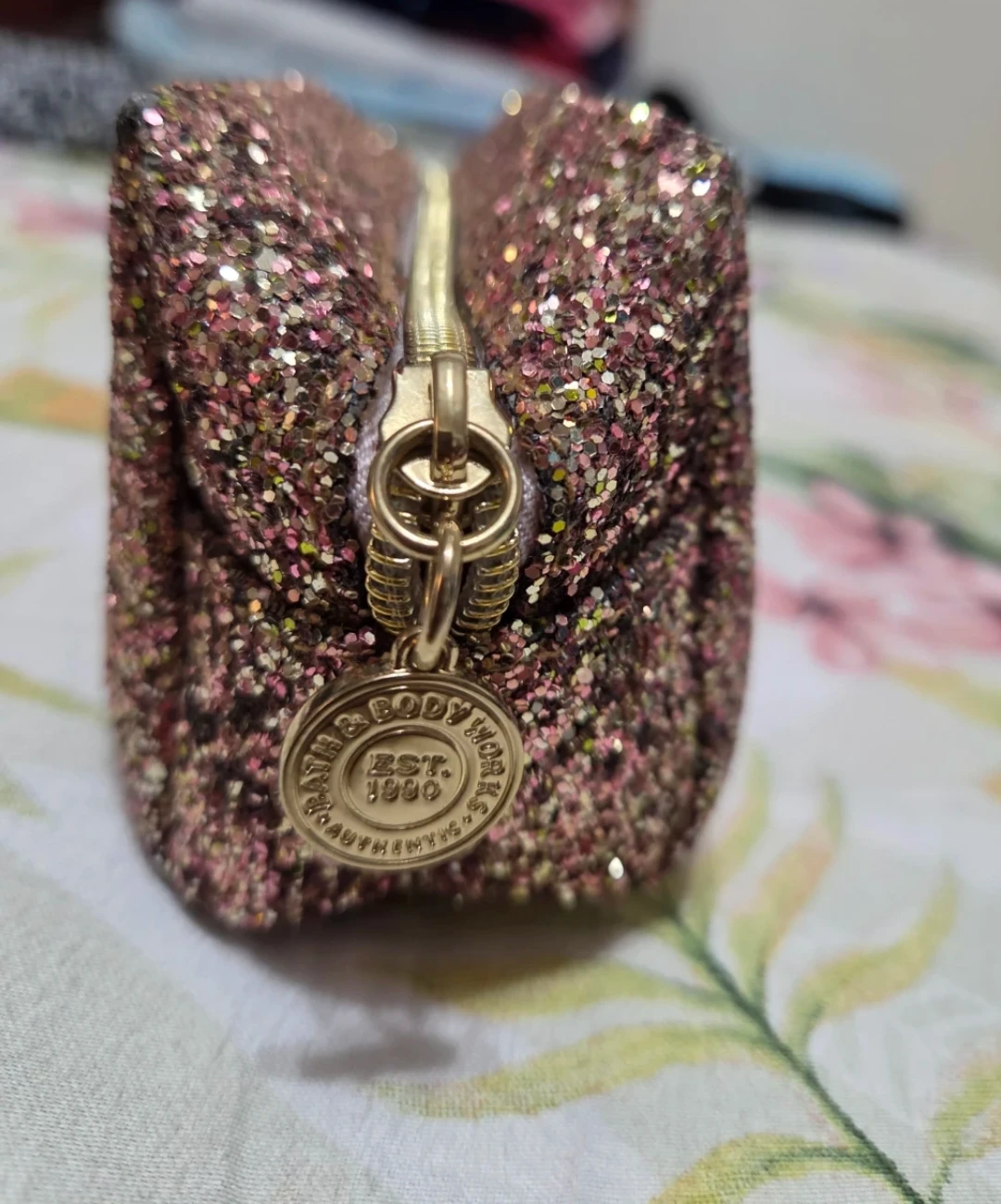 Bath & Body Works glitter cosmetic bag - photo 2