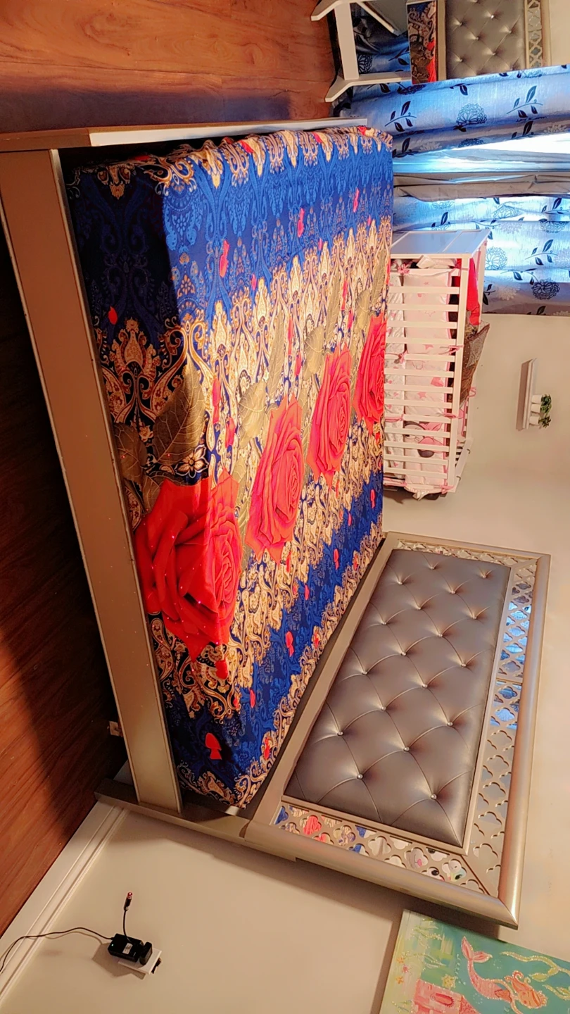 Tufted Bed Frame with Mirrored Details - photo 3