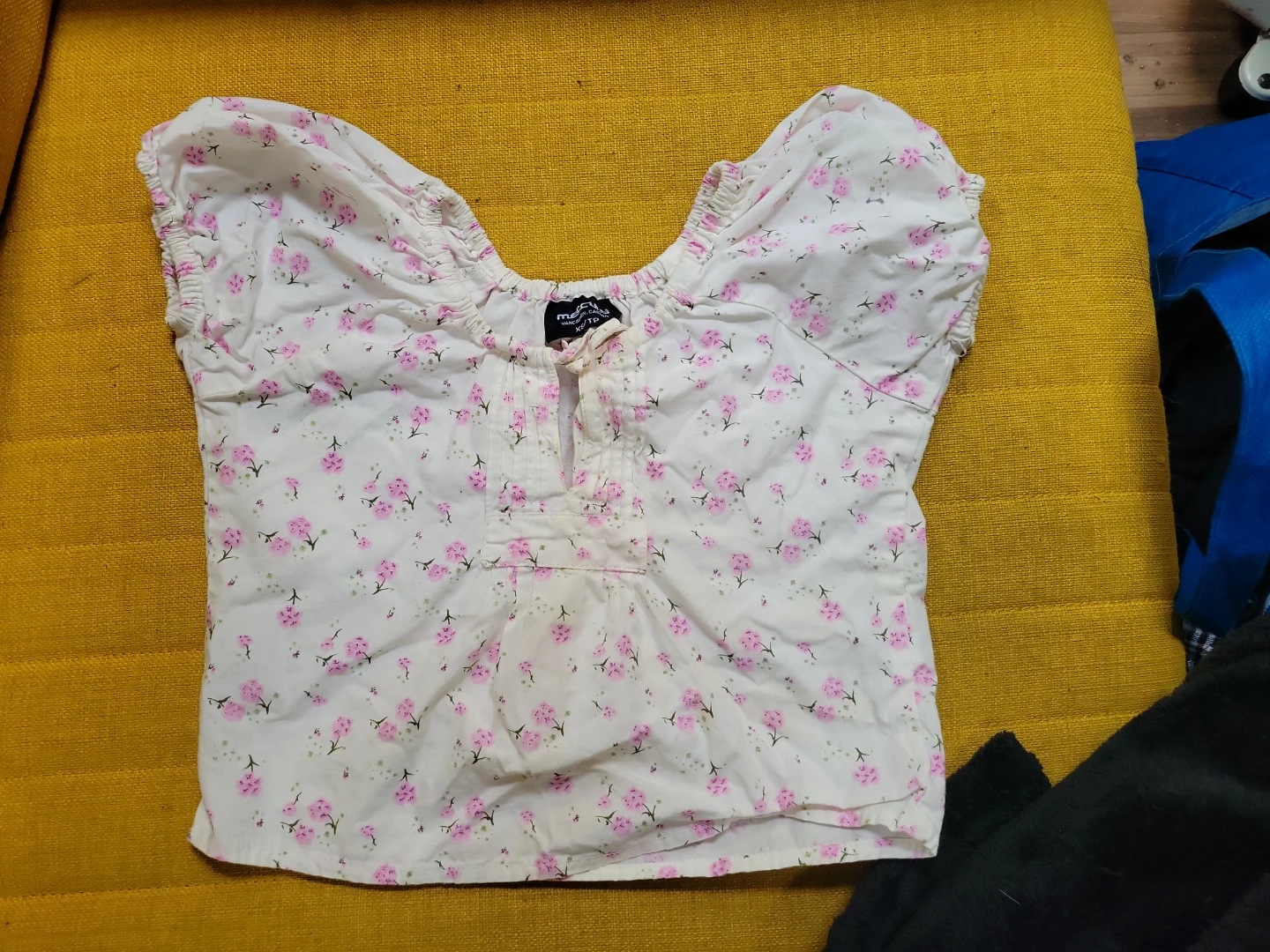 Murcury floral cropped top