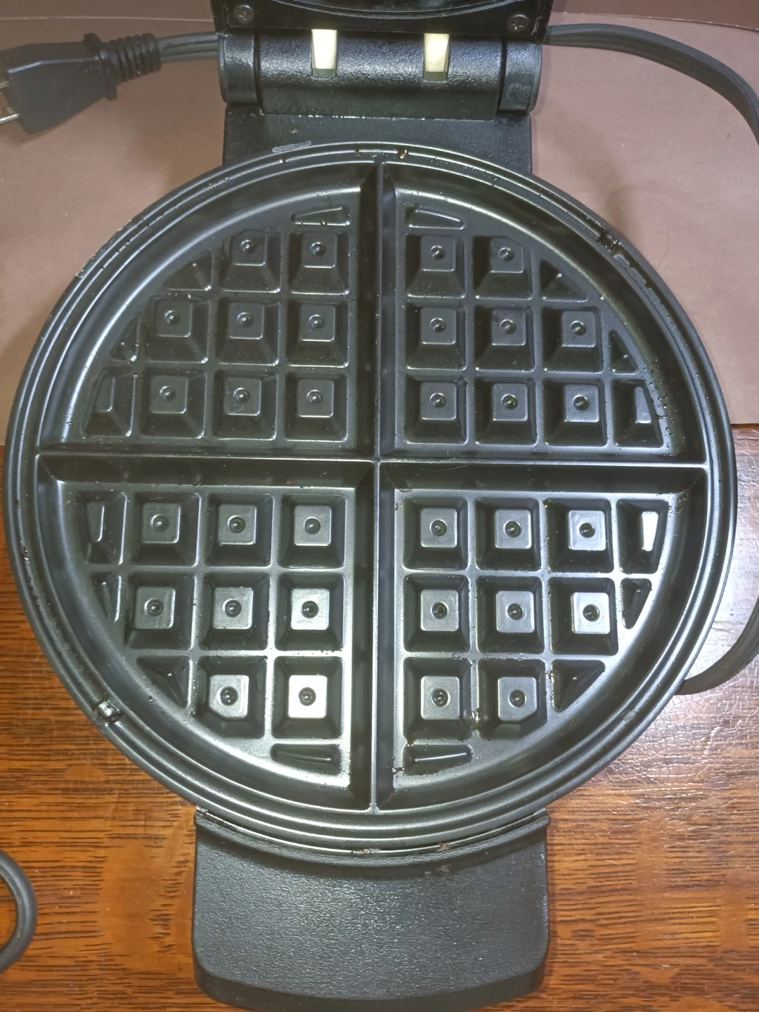 Black & Decker Waffle Maker - photo 4