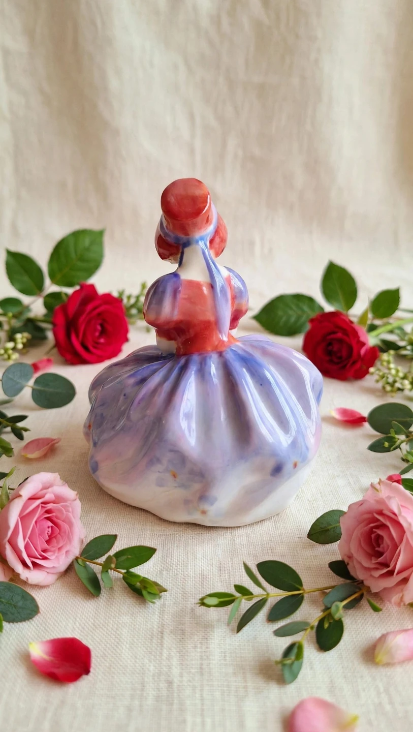 Royal Doulton Monica Figurine H.N. 1467 - photo 3