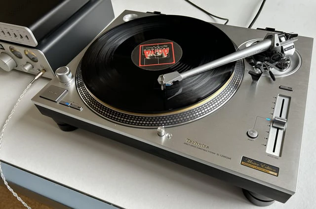 Technics SL-1200GAE Master Edition Turntable