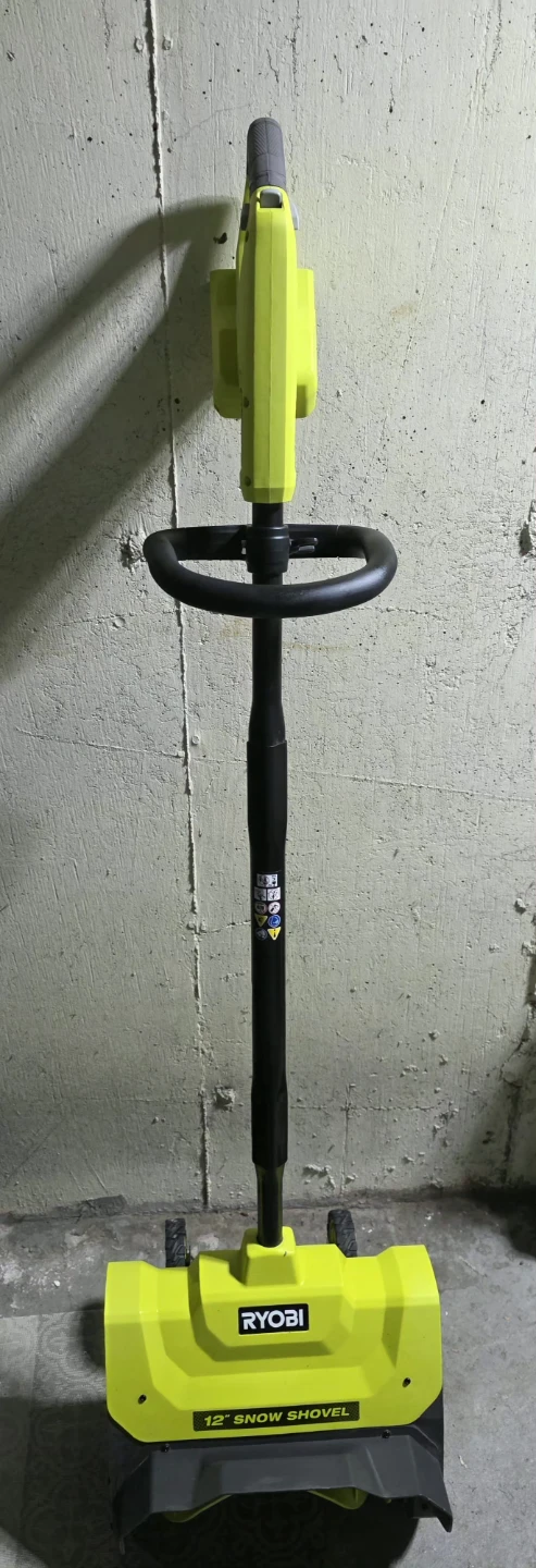 Ryobi 12" Cordless Electric Snow Shovel - photo 2