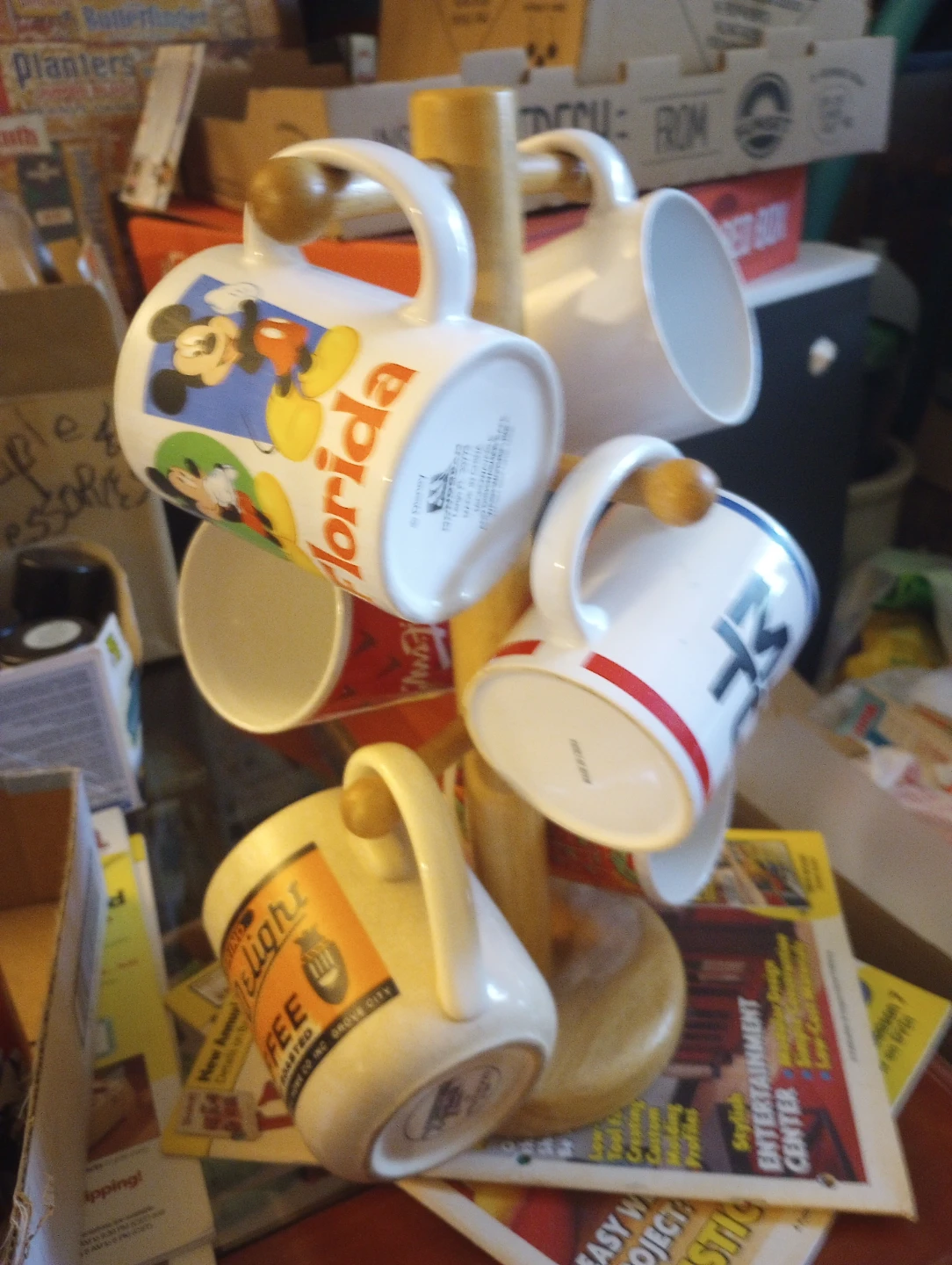 Wooden Coffee cup tree with a couple of coffee cups - photo 2