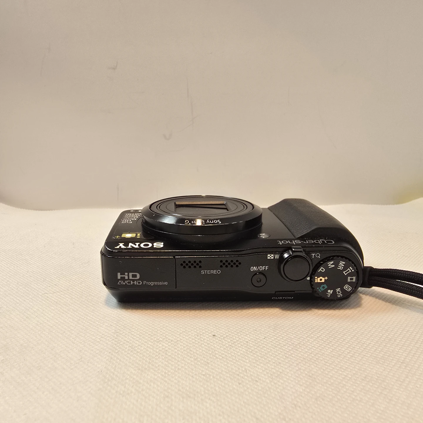 Sony Cyber-shot DSC-HX30V Camera with Accessories - photo 4