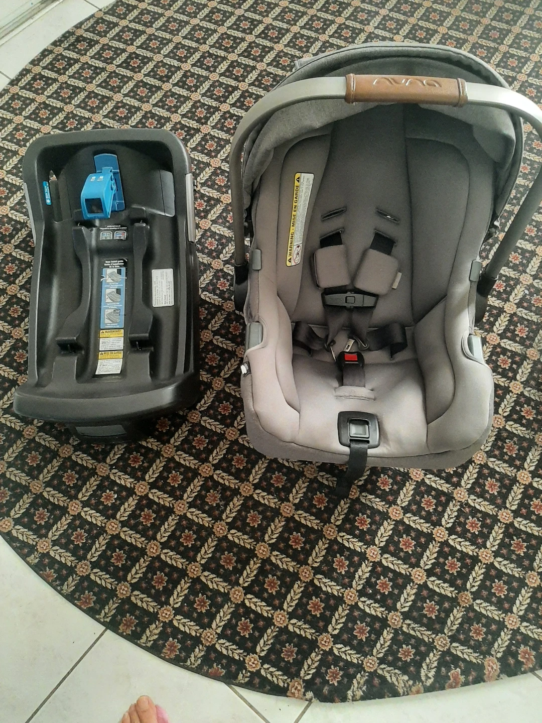 Nuna Pipa Infant Car Seat with Base