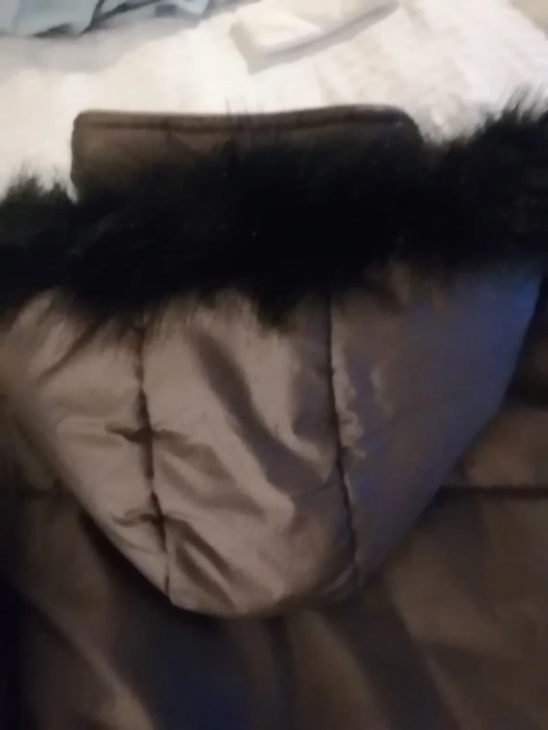 European (UK)Taupe Puffer Jacket with Faux Fur Hood. Fits XL - photo 5