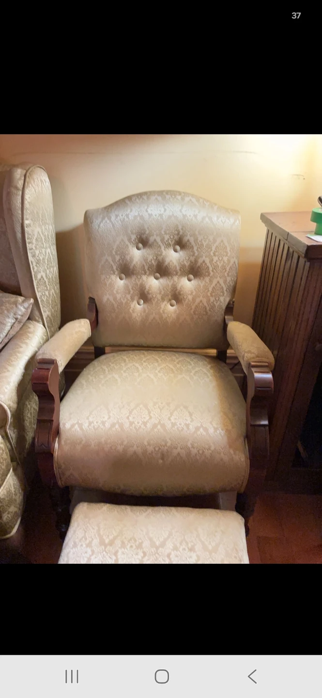 Vintage Accent Chair with Matching Ottoman - photo 2