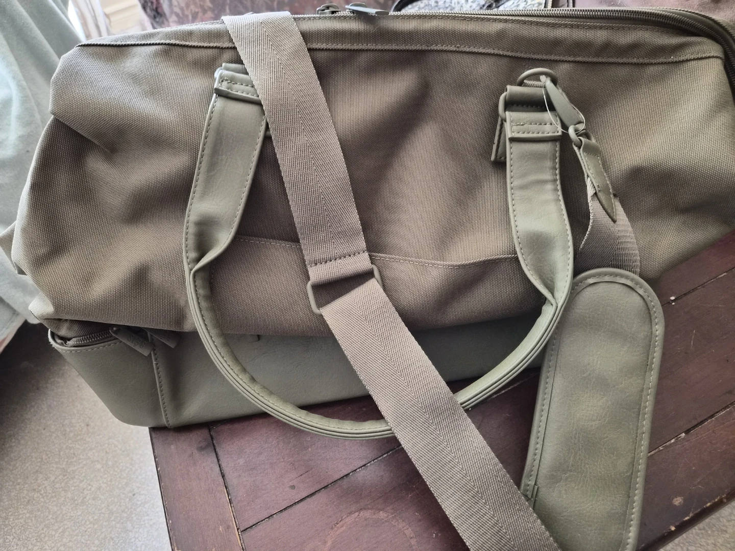 Béis The Weekender Bag in Green - photo 3