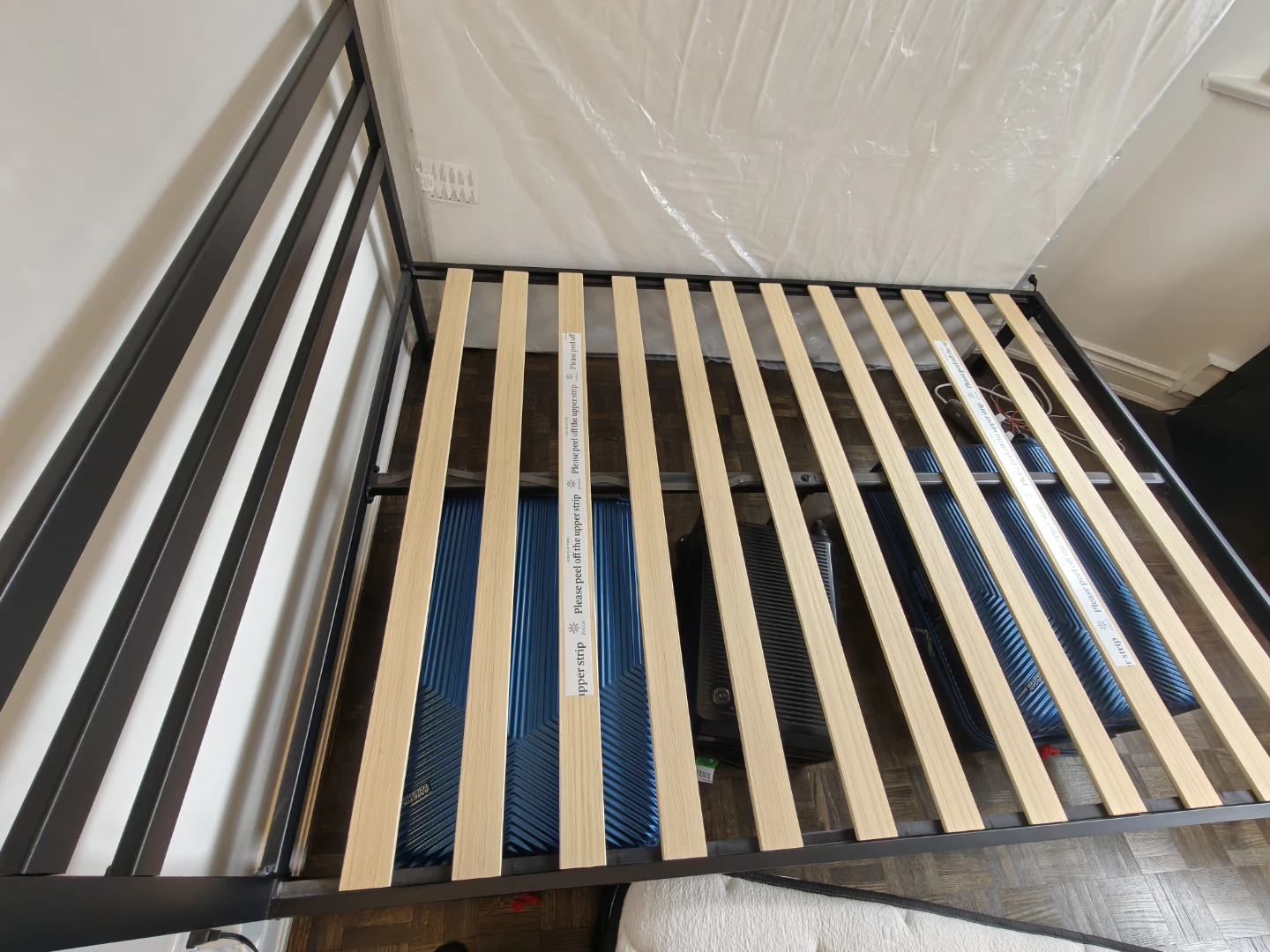 Zinus Metal Platform Bed Frame - photo 2