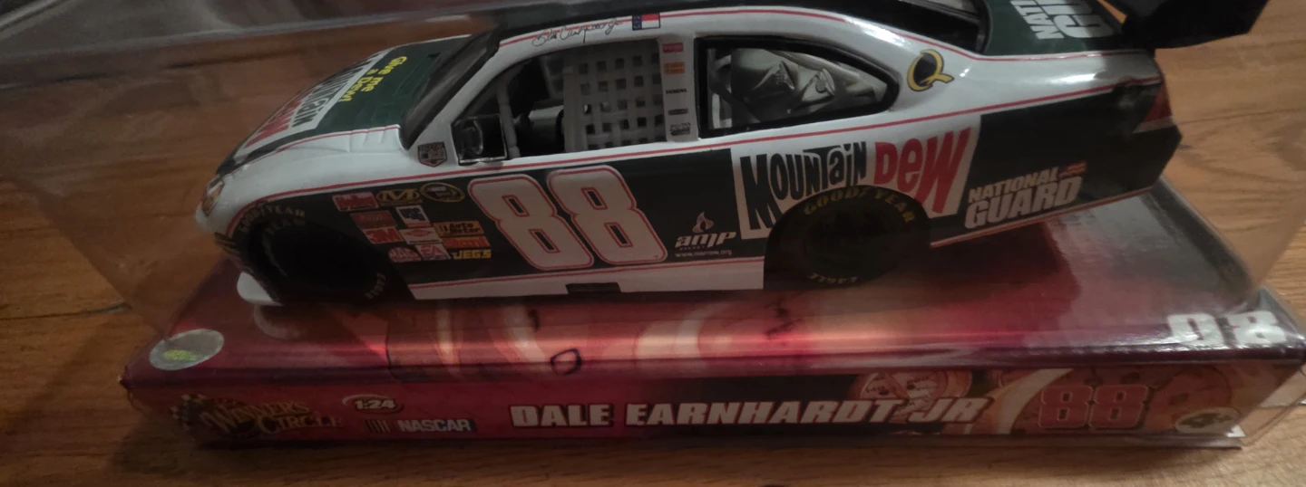 Winner's Circle 1:24 Dale Earnhardt Jr. #88 NASCAR Diecast - photo 2