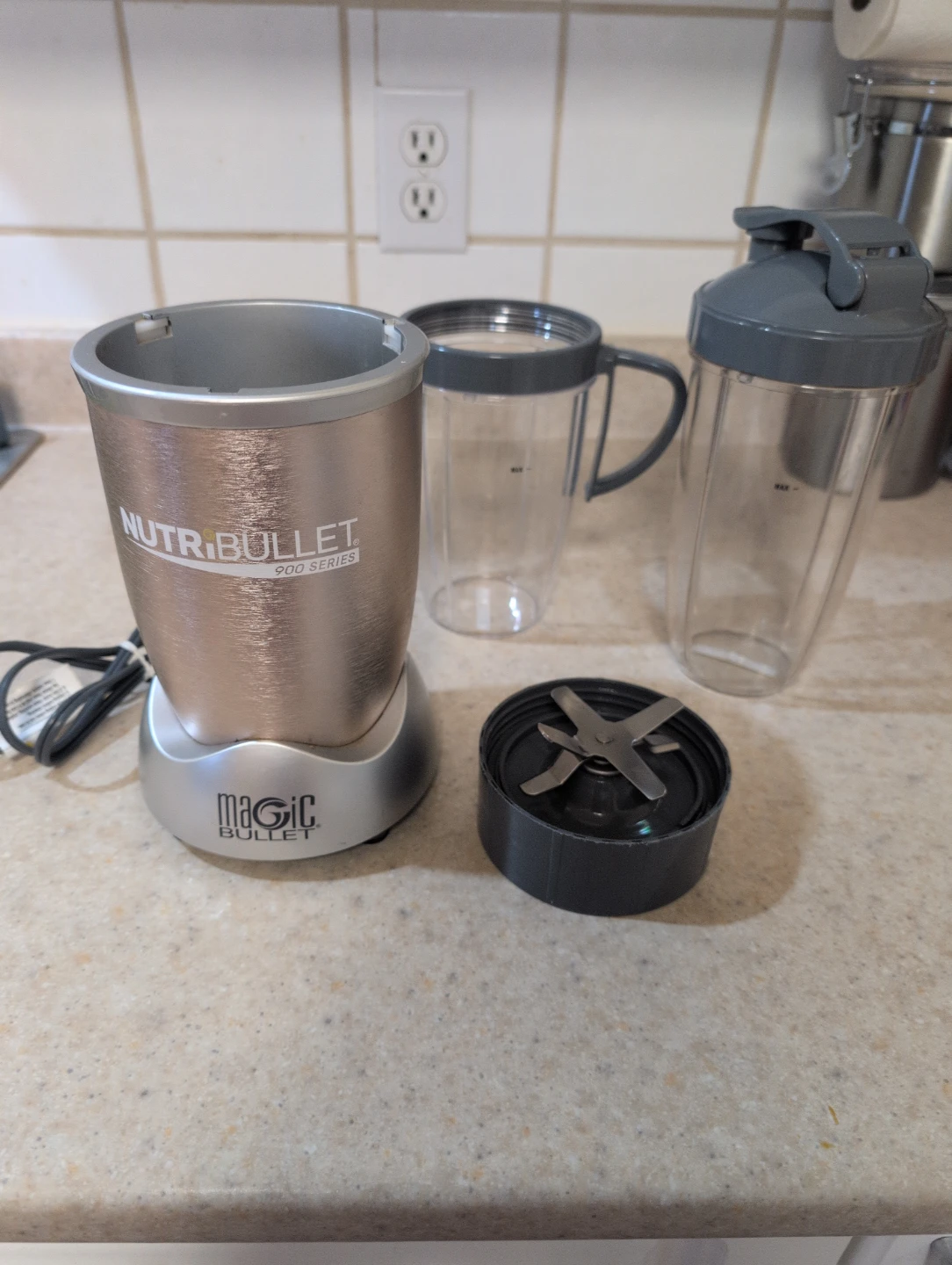 NutriBullet 900 Series Blender