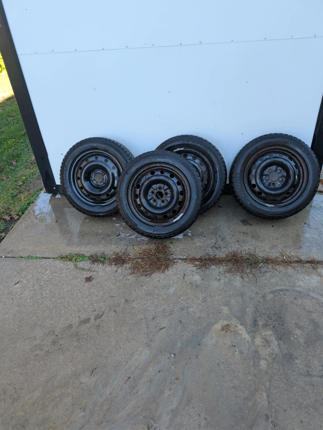Set of 4 205/55R16 Michelin X-ice snow winter tires - photo 5