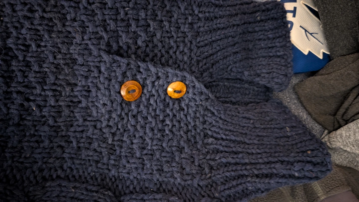 Vintage 1992-93 La Wear Navy Blue Wool Knit Sweater - photo 2