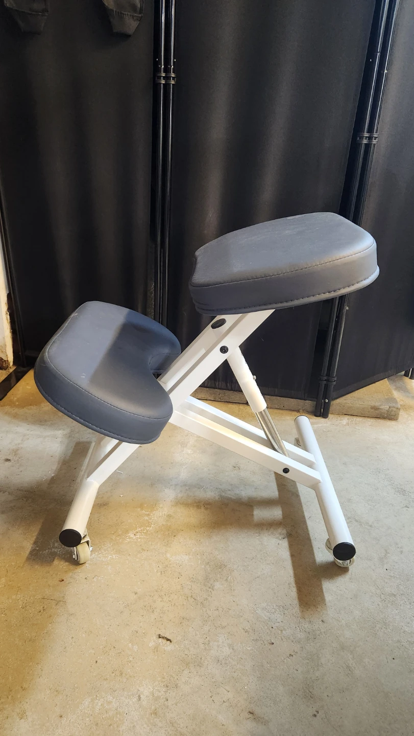 Ergonomic Kneeling Chair