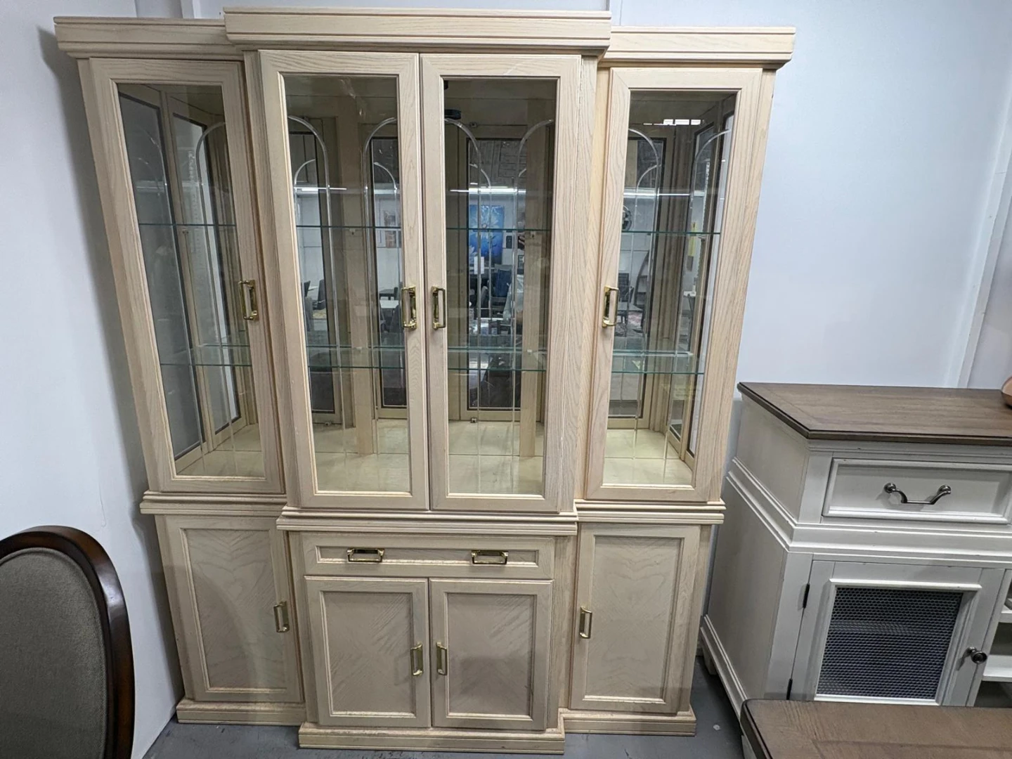 Furniture clearance sale - photo 3