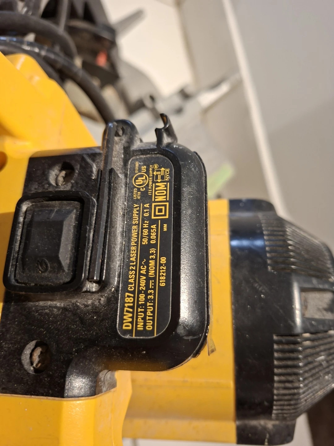 DeWalt Compound Miter Saw DW715 - photo 3
