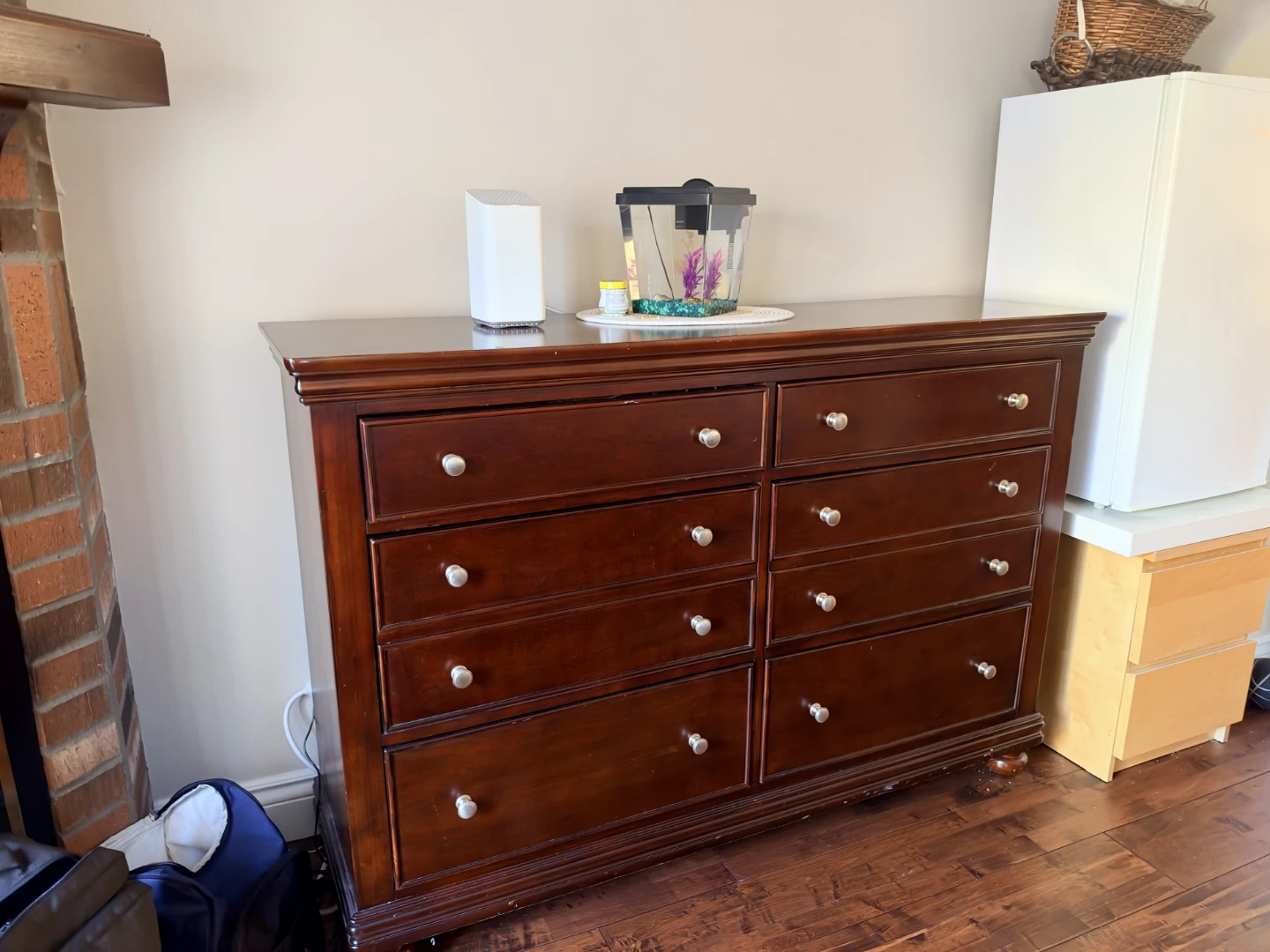 Large Wooden Dresser with 8 Drawers - photo 5