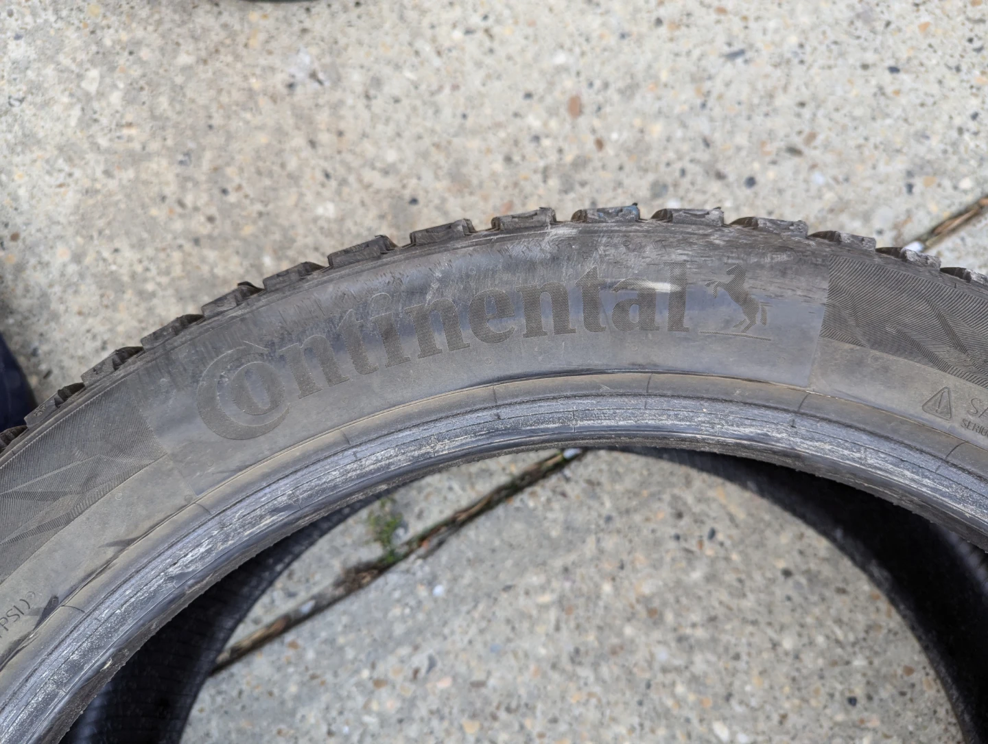 Continental IceContact Tires 275/40R22 - photo 3