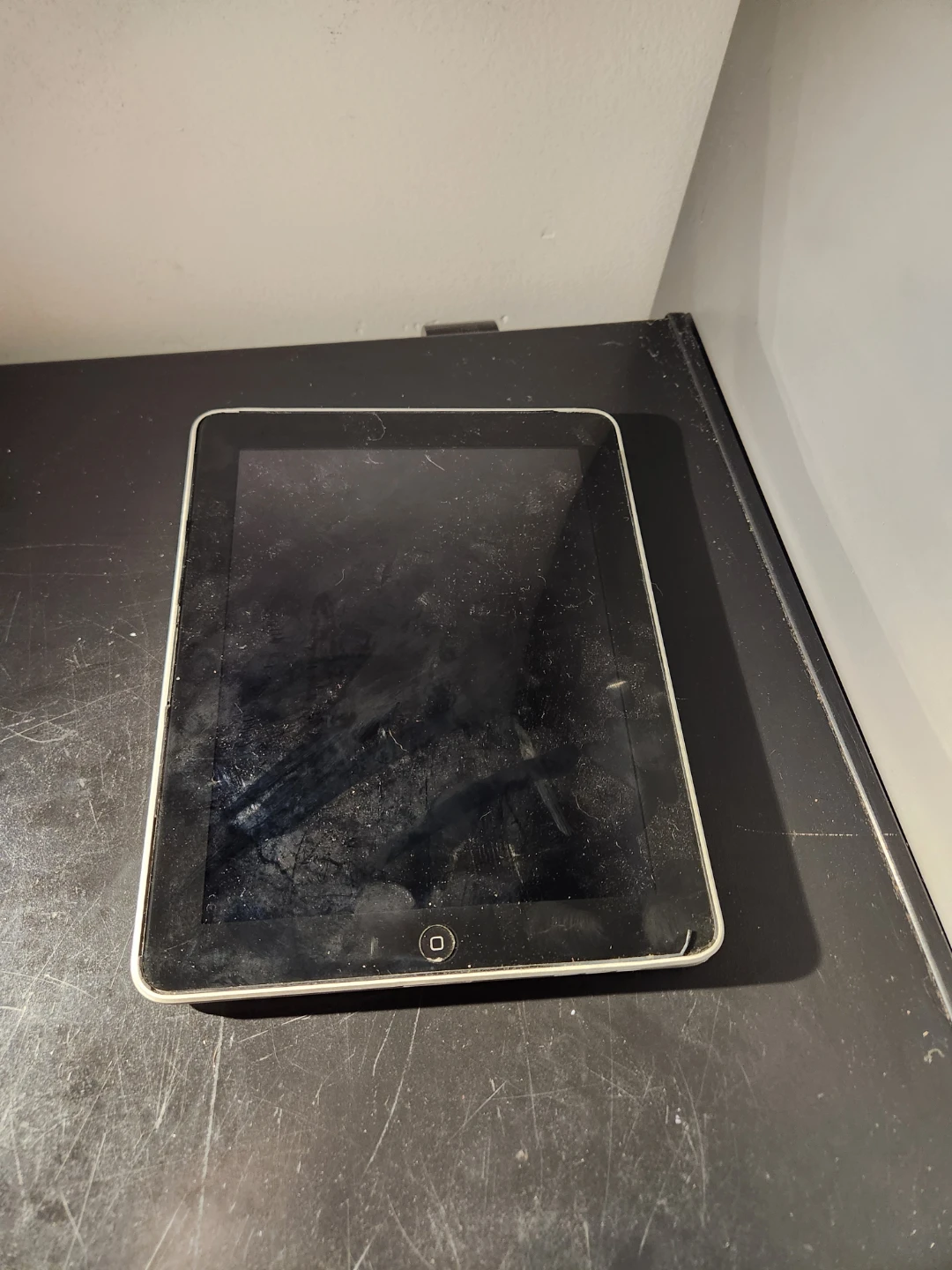 Apple iPad 1st Generation 32GB not working