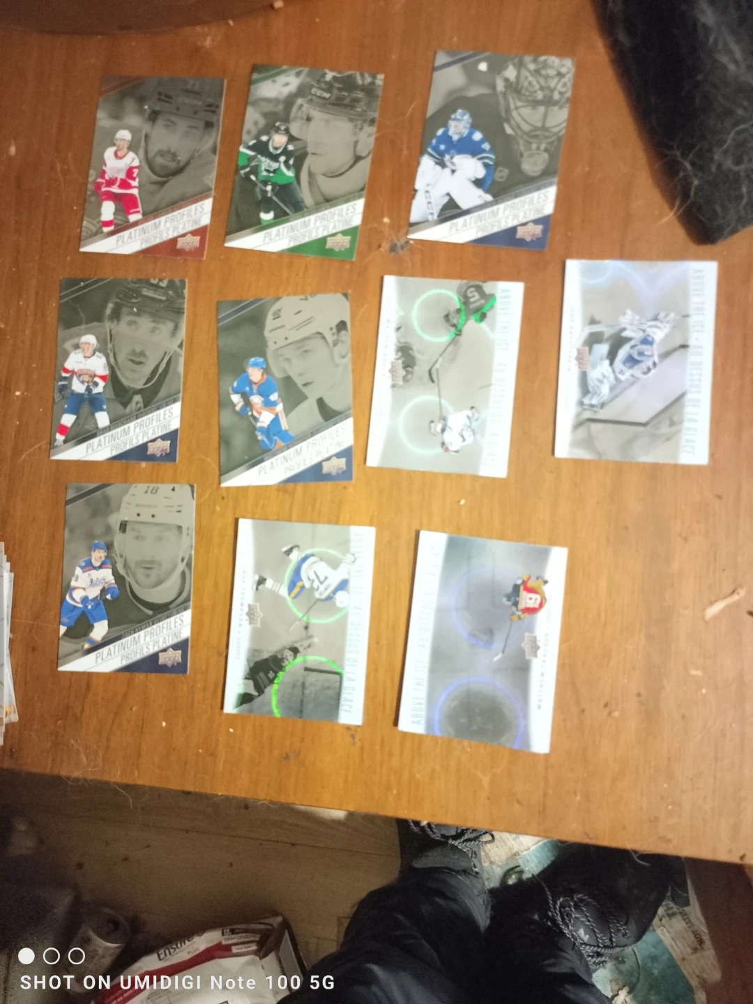 Large Collection of Upper Deck NHL Hockey Trading Cards - photo 3