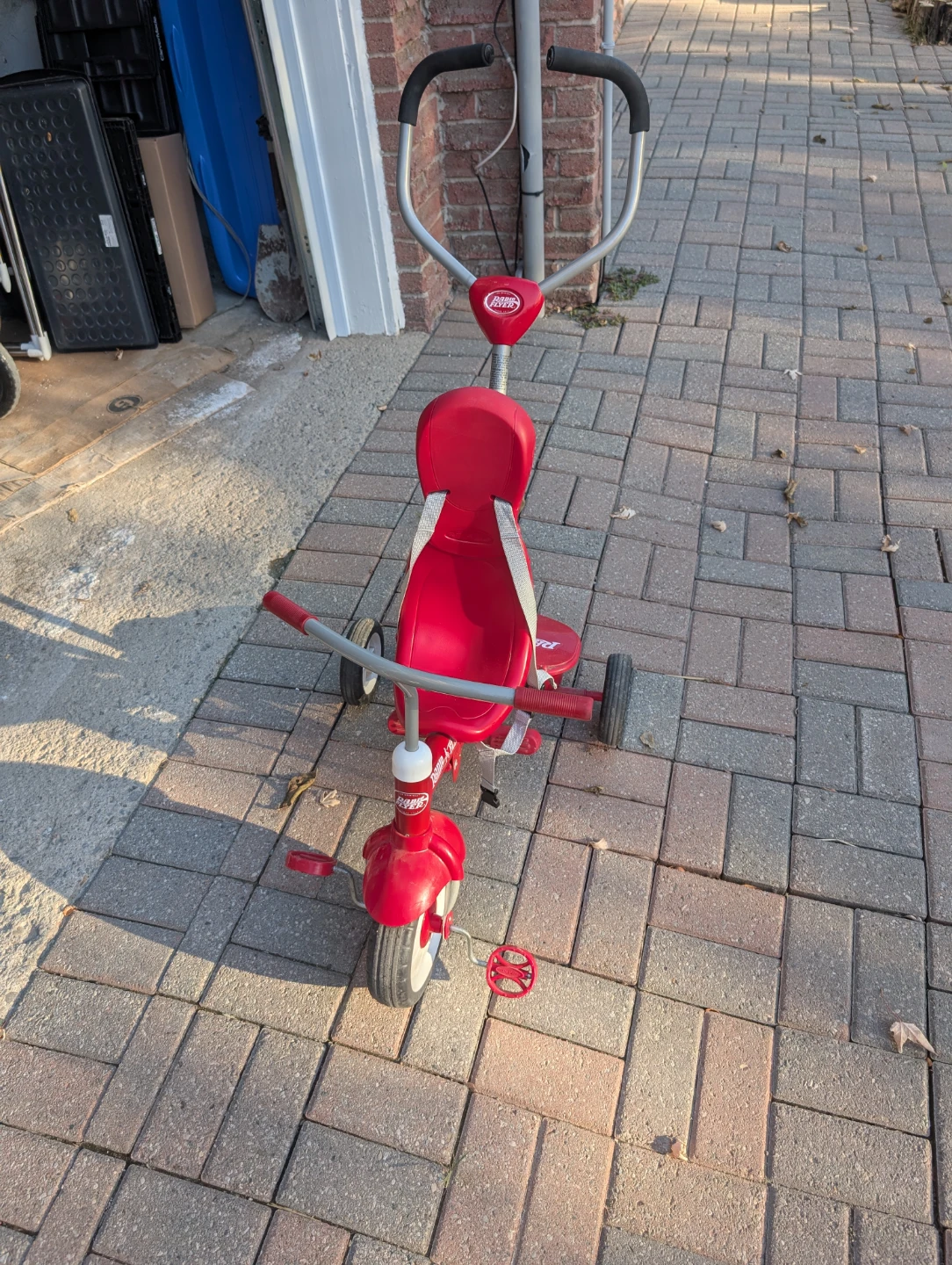 Radio Flyer Red Kids Tricycle with Handle